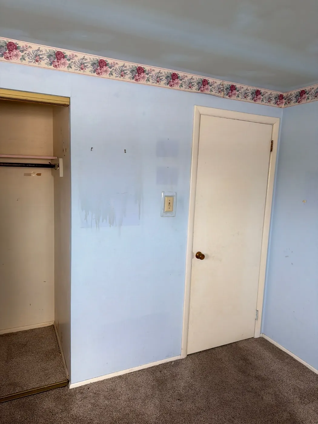 Thermal imaging during water damage assessment in Holiday Hills residence